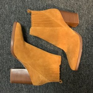 Marc Fisher Size 9 Boots, suede